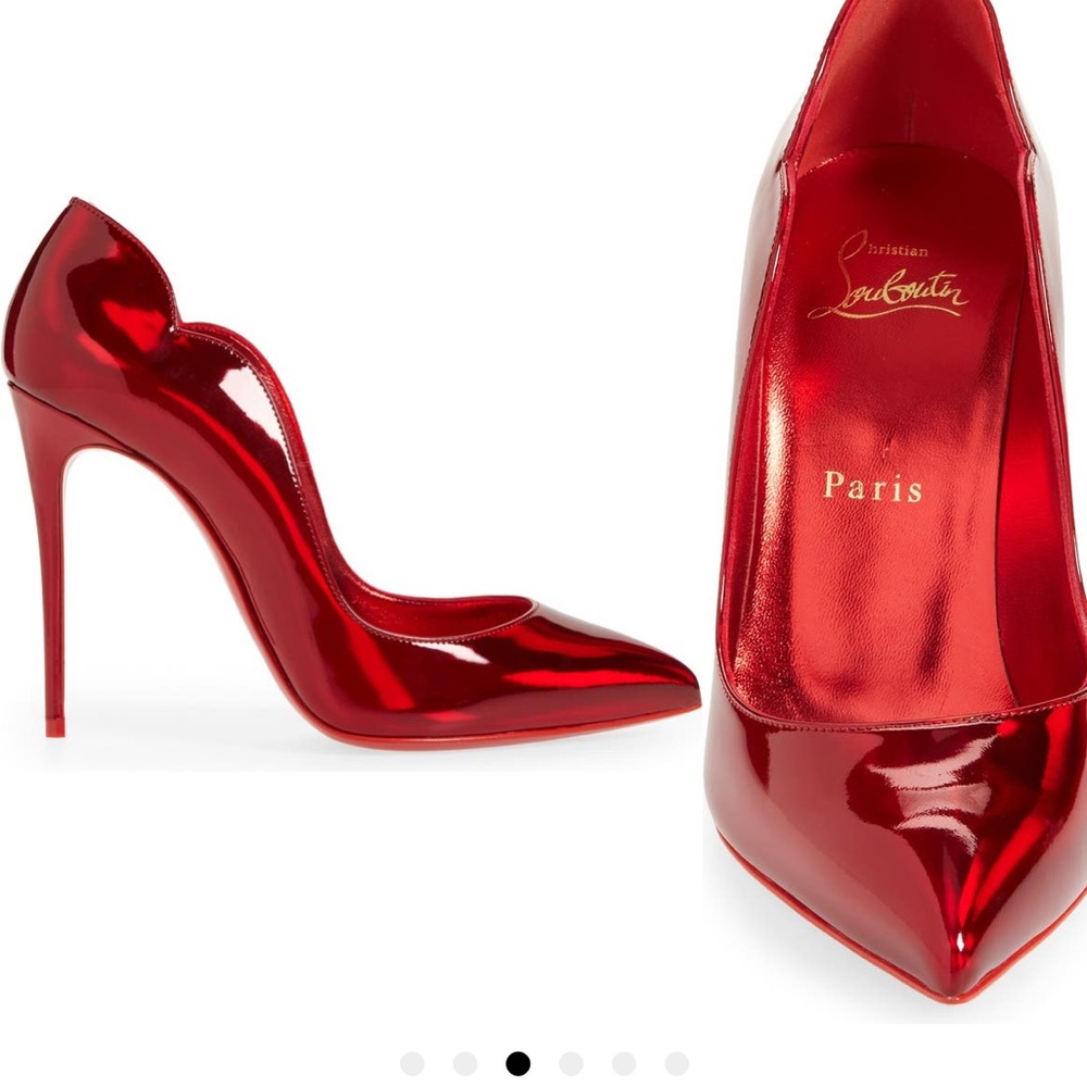 Stunning red loubs